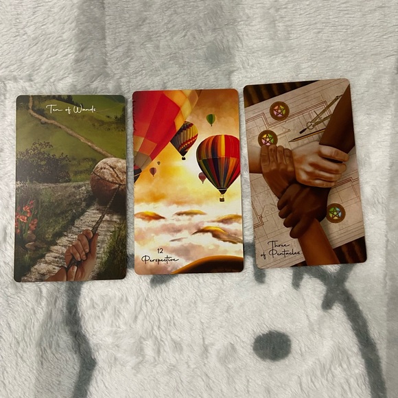 Tarot of Oneness - Picture 9 of 12